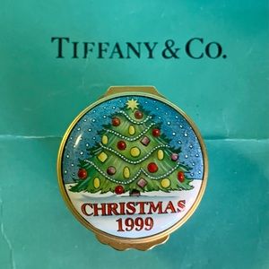 Tiffany & Co. Halcyon Days Enamels Christmas Hinged Pill Box/ Trinket Box